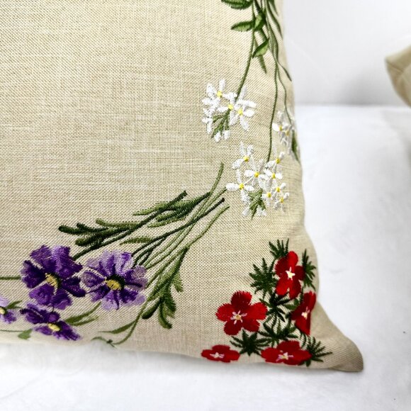 Charles Gallen Irish Linen Embroidered Wildflower Throw Accent Pillows 16x16" - Picture 13 of 16